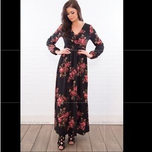 Filly Flair long sleeve black & floral maxi